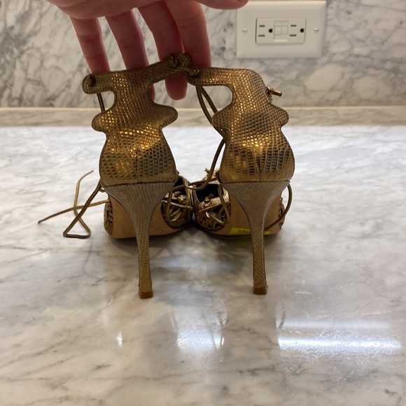 MANOLO BLAHNIK 100th Anniversary Sandal in Gold - Picture 4 of 5